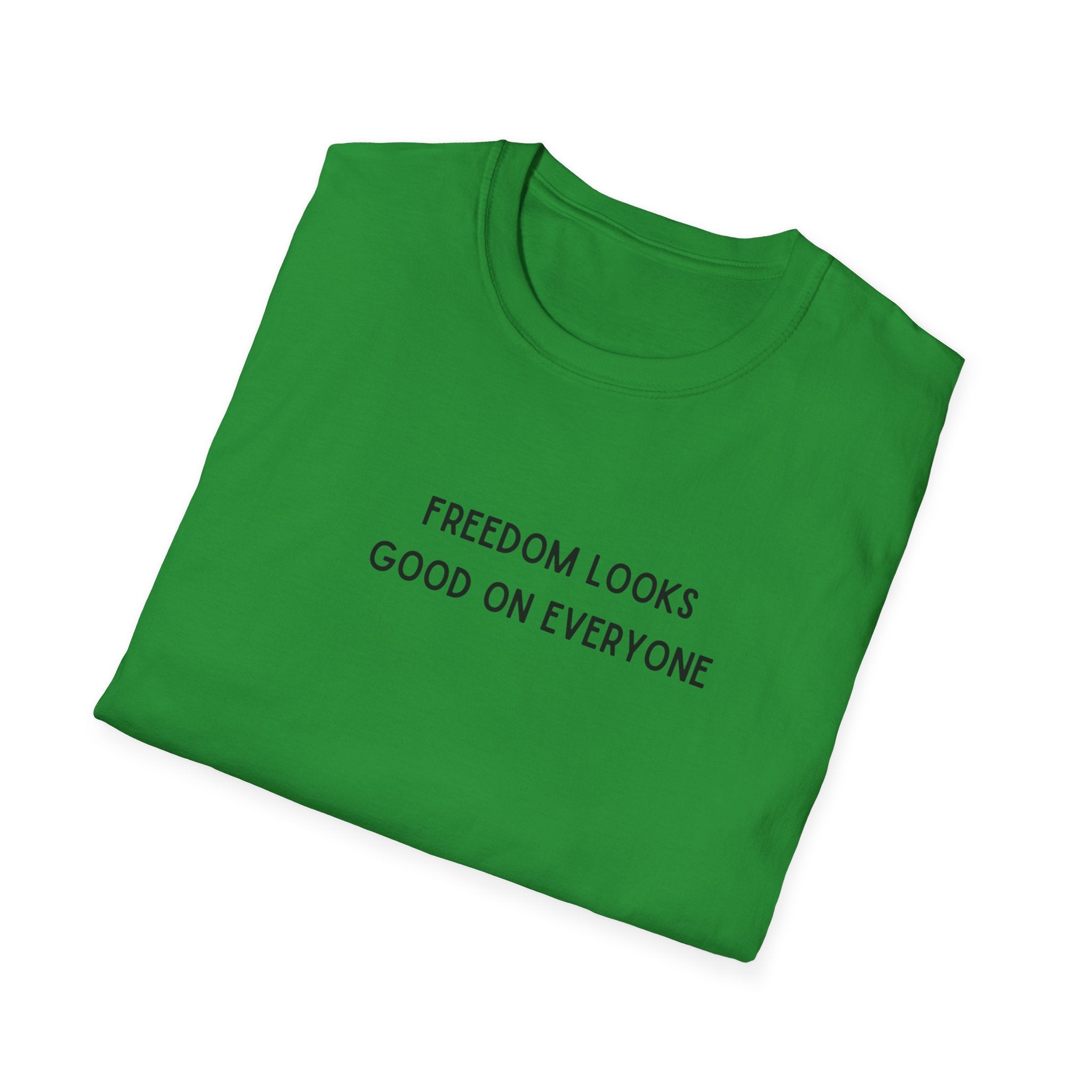 Mens Super Soft Relaxed Tee - Freedom Looks Good