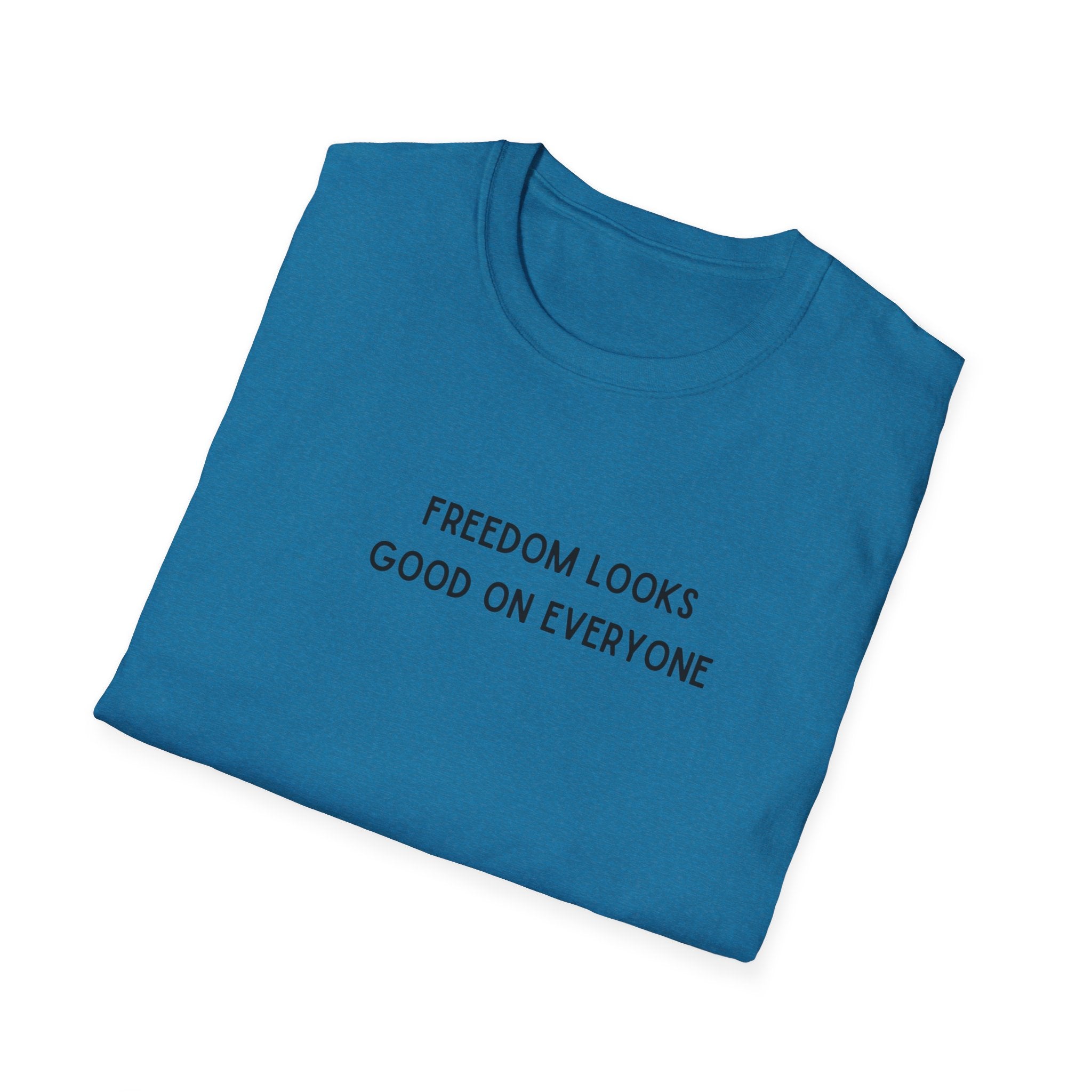 Mens Super Soft Relaxed Tee - Freedom Looks Good