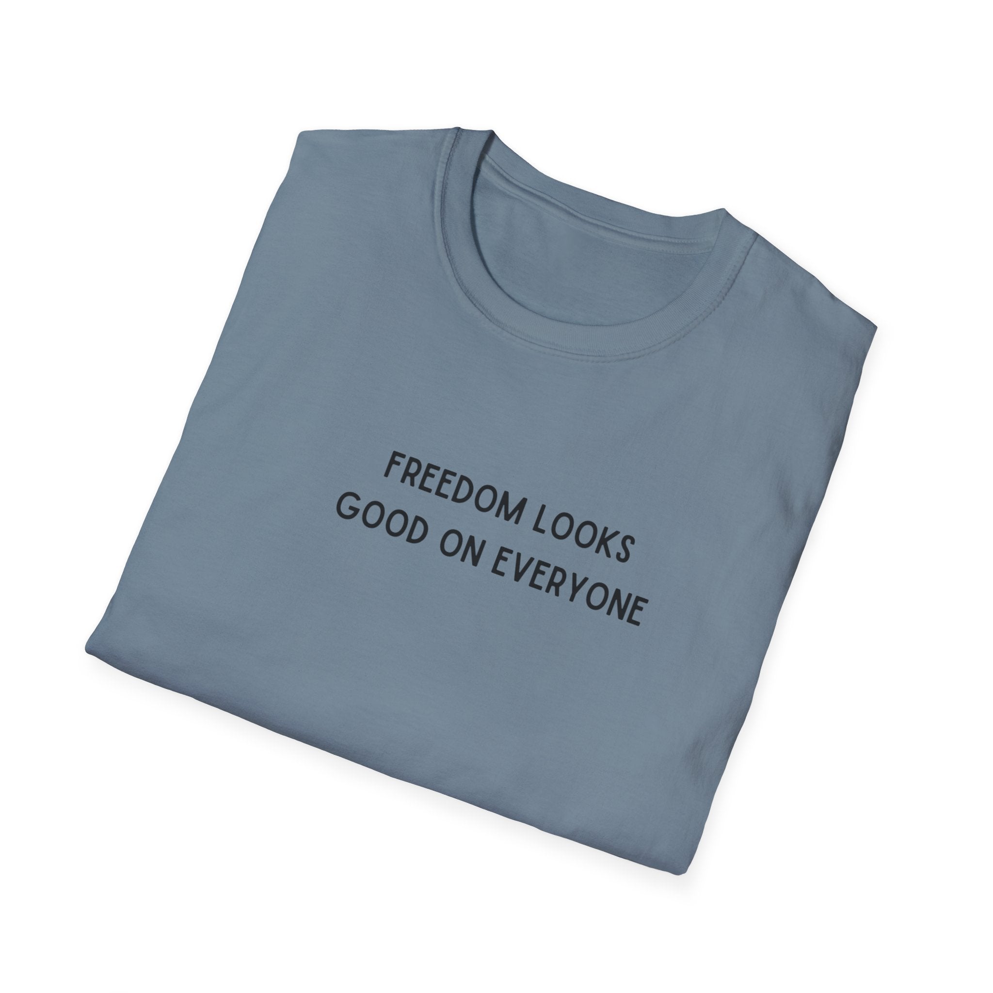 Mens Super Soft Relaxed Tee - Freedom Looks Good