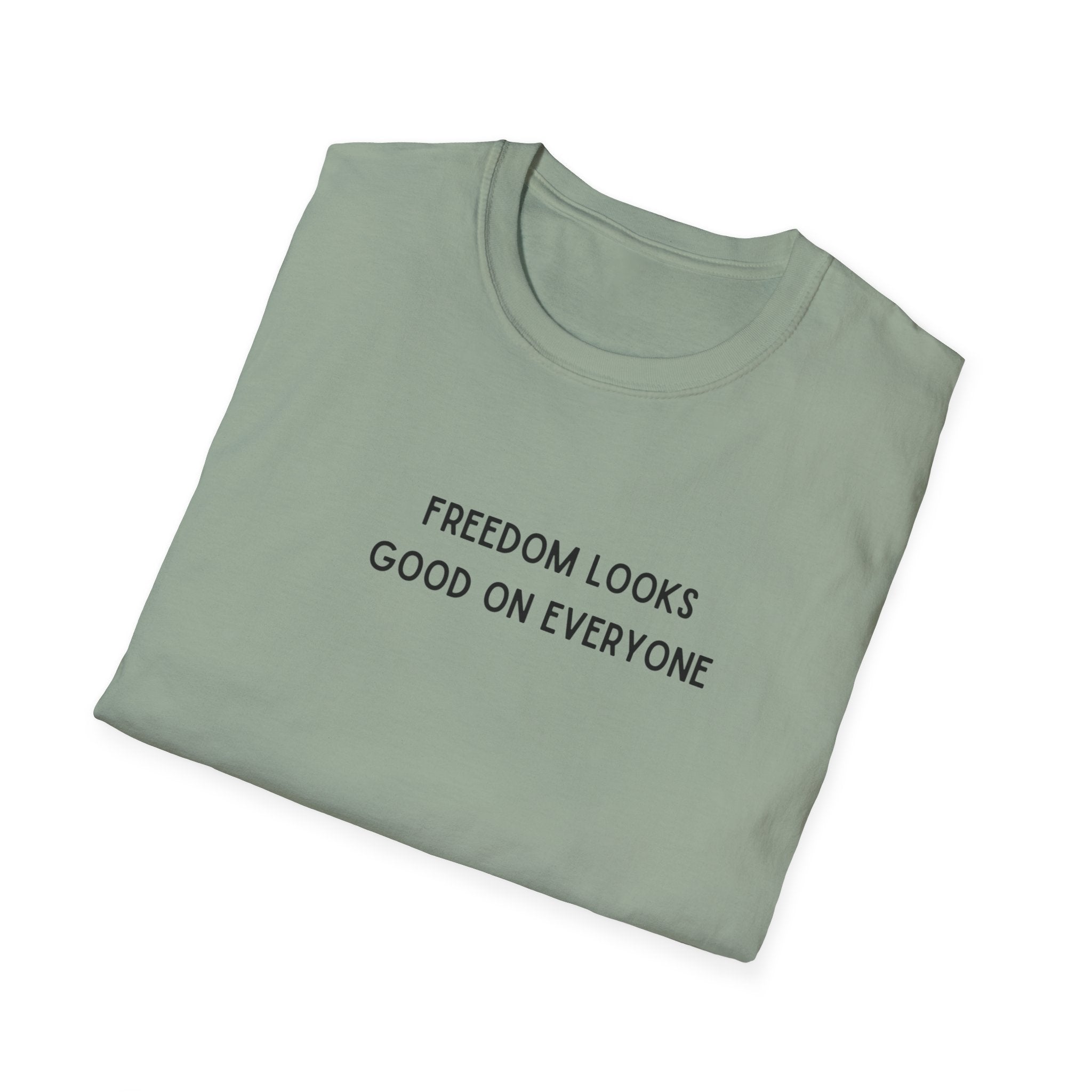 Mens Super Soft Relaxed Tee - Freedom Looks Good