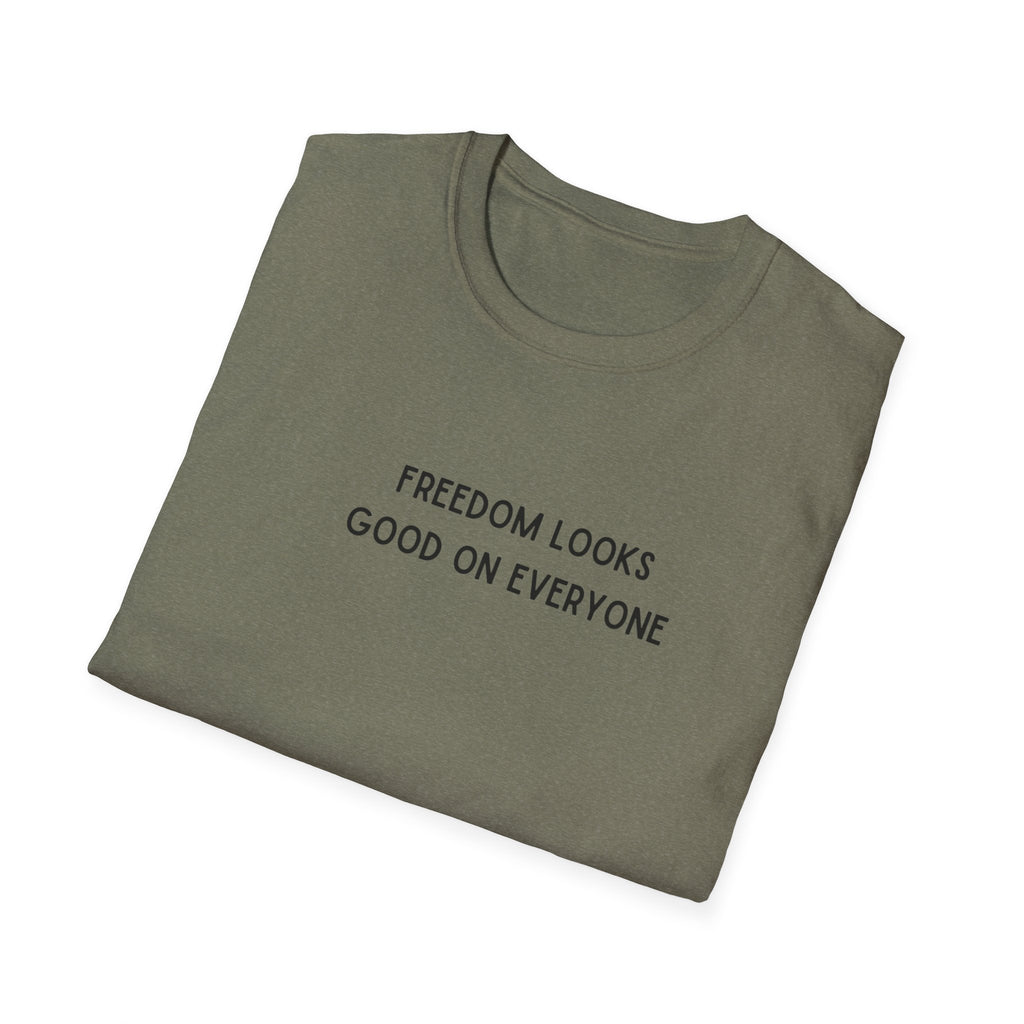 Mens Super Soft Relaxed Tee - Freedom Looks Good