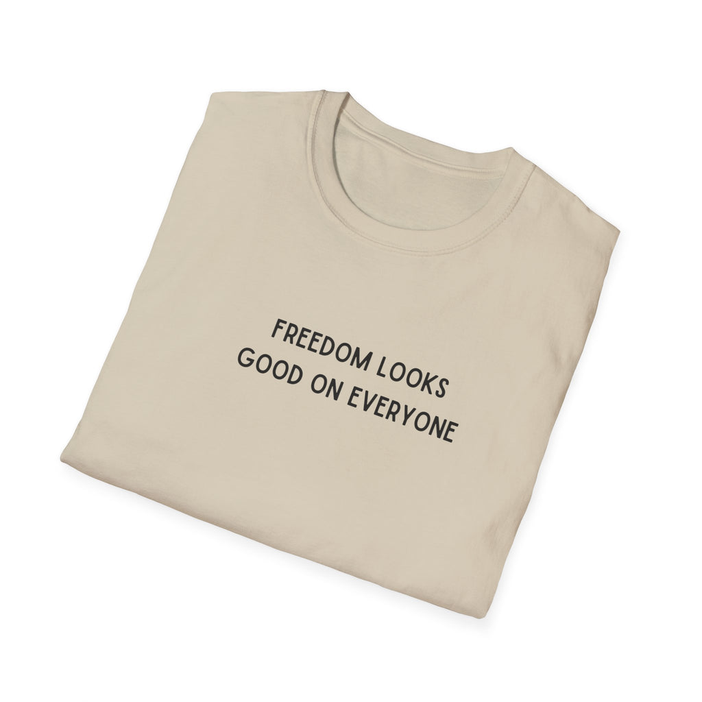 Mens Super Soft Relaxed Tee - Freedom Looks Good