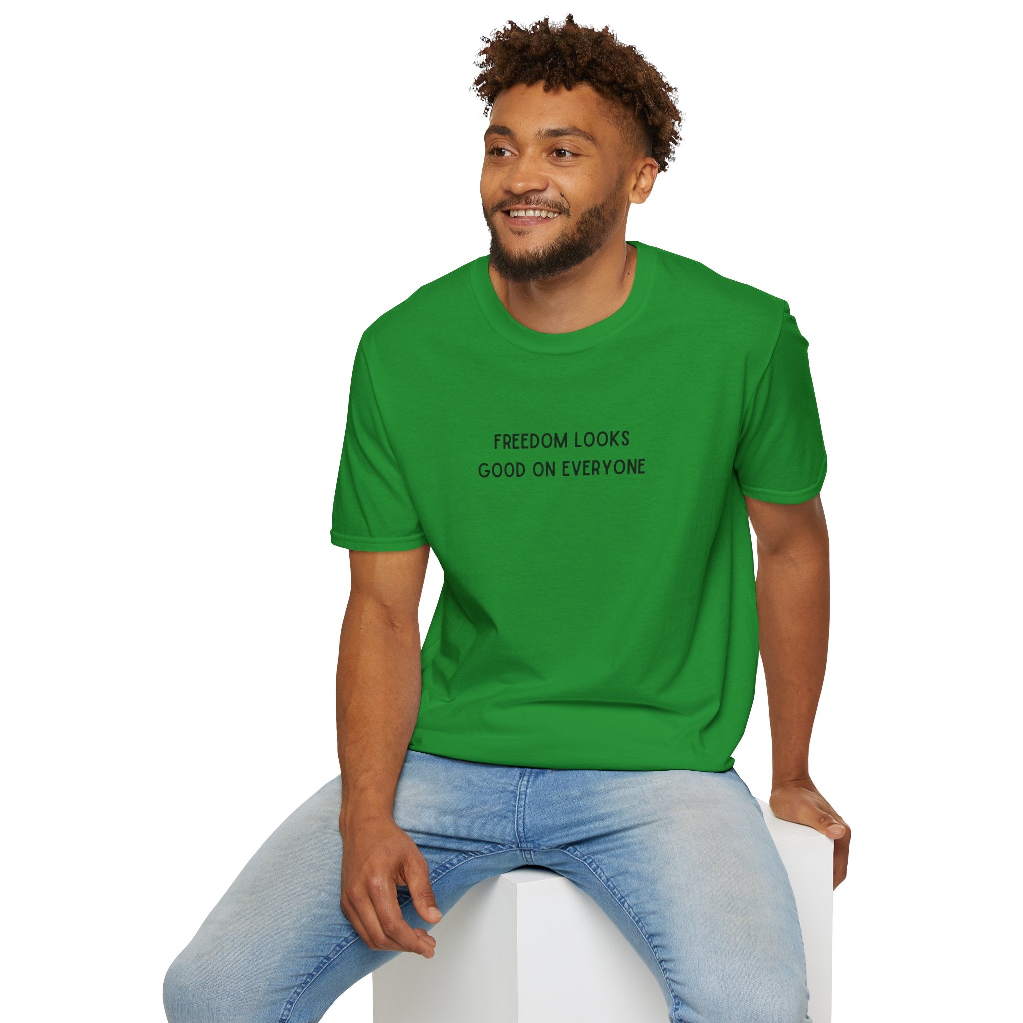 Mens Super Soft Relaxed Tee - Freedom Looks Good